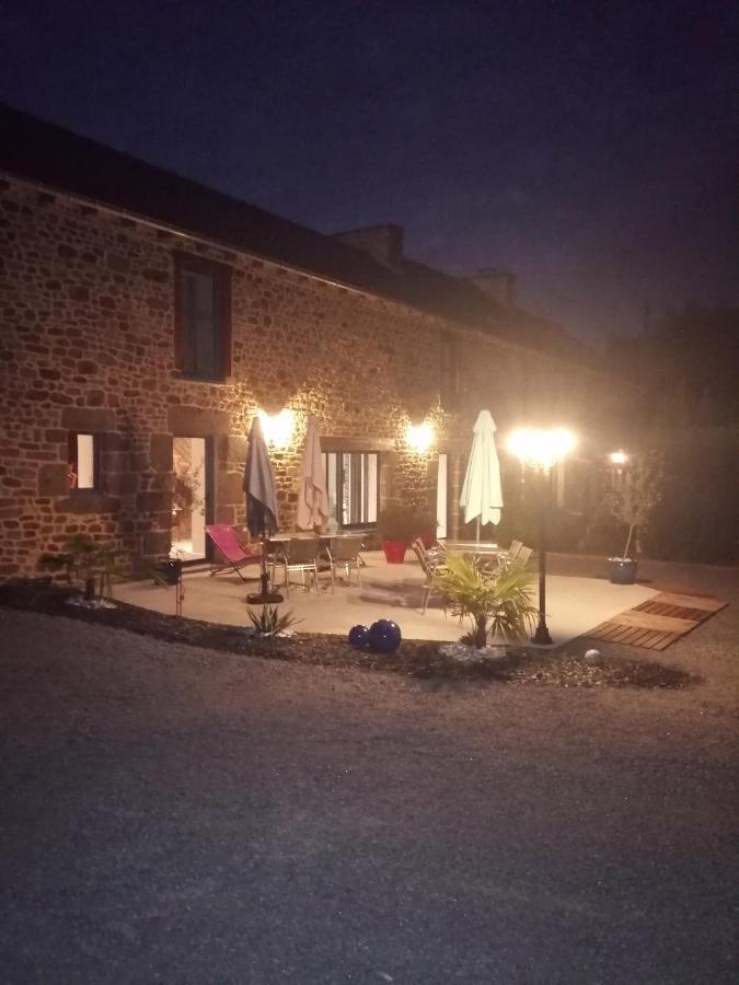 Le Douetaux Chambres D'Hotes La Baussaine Εξωτερικό φωτογραφία